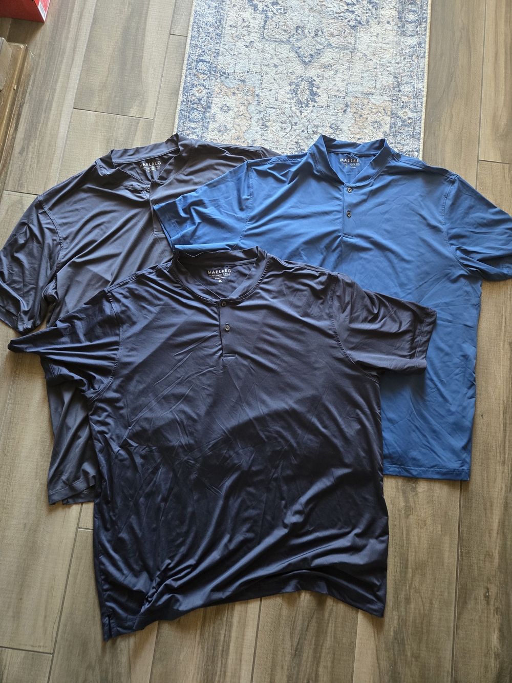 Maelreg-Short-Sleeve Henley in Blue, Gray, and Navy